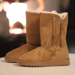 NWT Justfab Juno Fuzzie